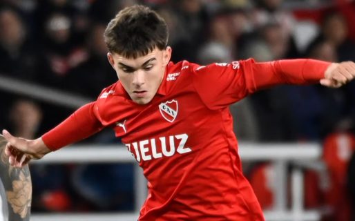 Polémica en Independiente: Santi López no entró a jugar el clásico y subió un posteo con una sugerente canción
