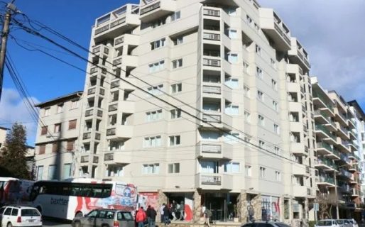 Un estudiante de 17 años cayó de un sexto piso durante su viaje de egresados