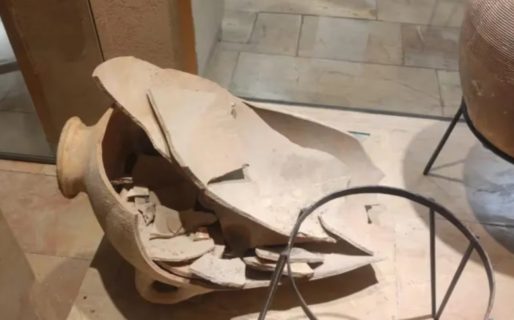 Un nene de 5 años rompió un jarrón de 3.500 años de antigüedad: la contundente decisión del museo