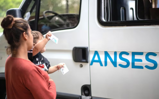 El Gobierno oficializó el aumento de las asignaciones familiares