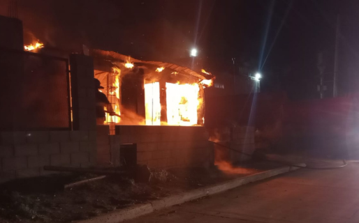 Se incendió una casa en el barrio Manantial Rosales