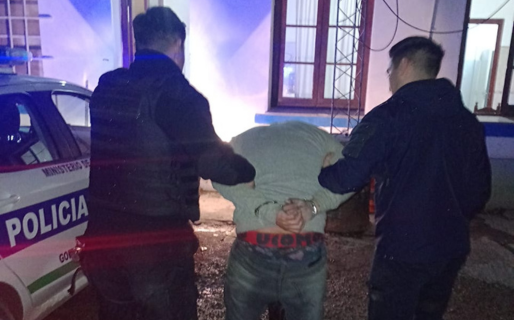 Un hombre fue detenido por intentar ingresar a una vivienda