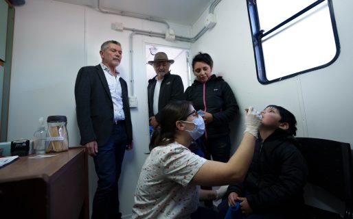 Othar visitó el Tráiler de Salud y la Escuela N° 126 del barrio Don Bosco
