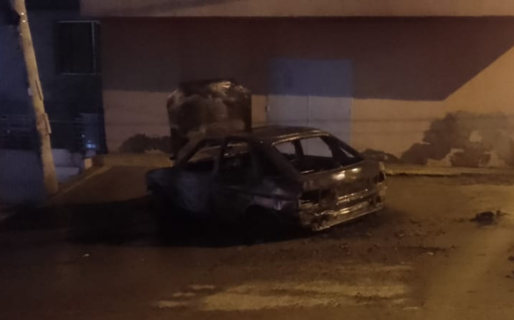 Un vehículo fue consumido por las llamas en el barrio San Martin