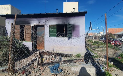 Hace un año murió su hijo en un incendio y todavía no pudo volver a su casa