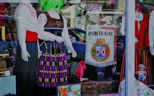 Las colectividades vuelven a las vidrieras del centro