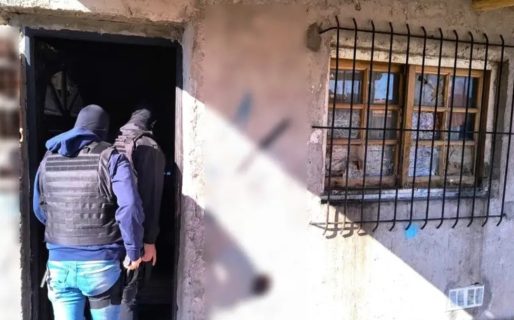 Detuvieron a un hombre que amenazó y le robó los celulares a dos adolescentes