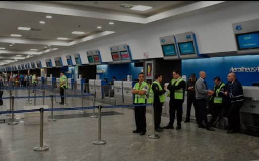 El Gobierno declaró como servicio esencial al sector aerocomercial y los gremios irán a la Justicia