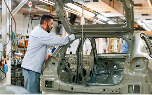 La actividad industrial lleva 14 meses consecutivos en baja y acumula una caída de 12,8% en lo que va del año