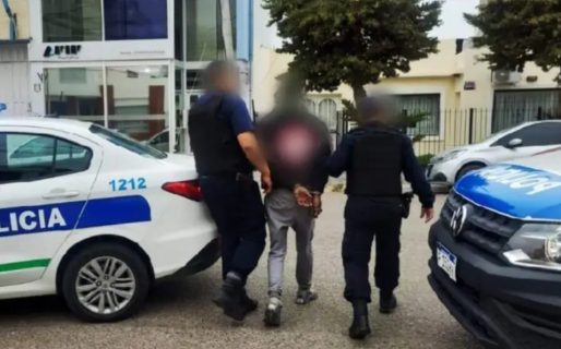 Robó perfumes de una farmacia, escapó y lo atraparon a las pocas cuadras