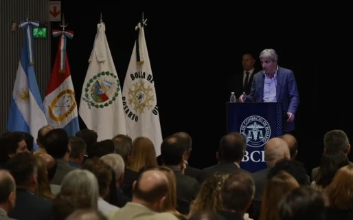 En la previa de la negociación con el FMI, Caputo acompaña a Milei en Wall Street para defender el plan económico