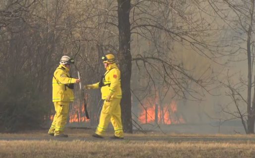 Se quemaron 13 mil hectareas en Córdoba y los bomberos combaten las llamas con aviones hidrantes