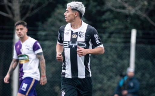 Un futbolista de 20 años debió ser internado en Uruguay luego de sufrir una arritmia