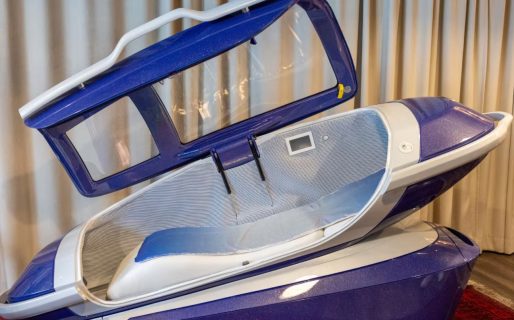 Detienen a varias personas acusadas por la muerte de una mujer en una “cápsula suicida”