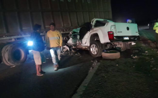 Un intendente perdió la vida tras un violento choque de su camioneta contra el acoplado de un camión