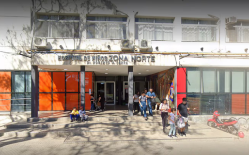 Un recién nacido fue encontrado en una caja, lo llevaron a un hospital con un cuadro de hipotermia y murió