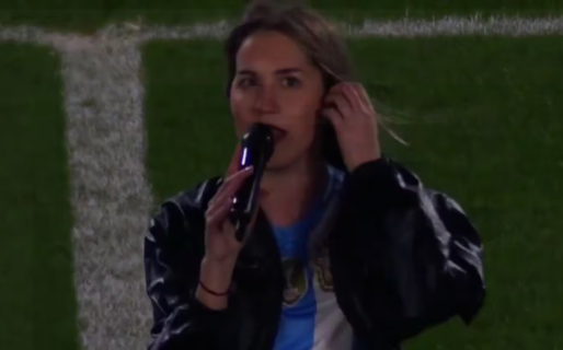 Quién es la joven que cantó en el Monumental tras la victoria de la Selección