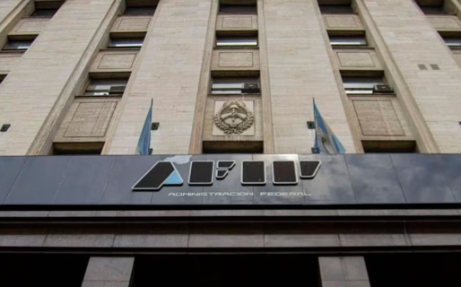 Blanqueo: la AFIP habilitó el pago de un impuesto en dólares desde el exterior