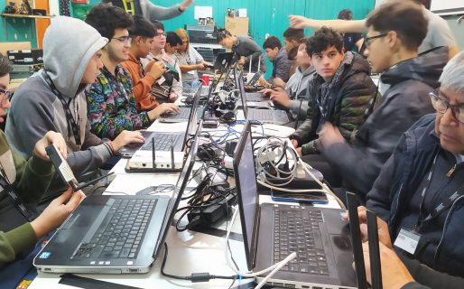 Proyecto Puente lanza su Taller Inicial de Reparación de Computadoras