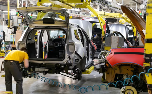 El Gobierno asegura que se frenó la caída del empleo: “Las empresas se animan a contratar”