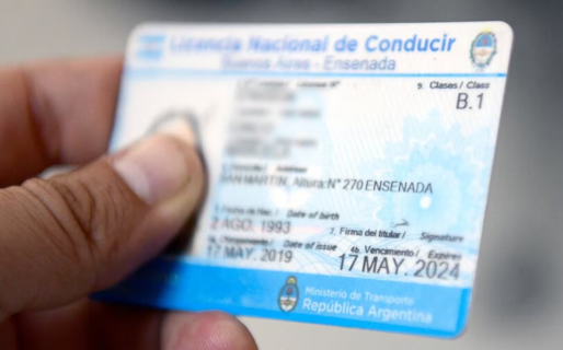Quiénes están exentos de hacer el examen práctico para la renovación de la licencia de conducir
