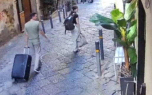 Una turista murió en Nápoles por una estatua que le cayó en la cabeza