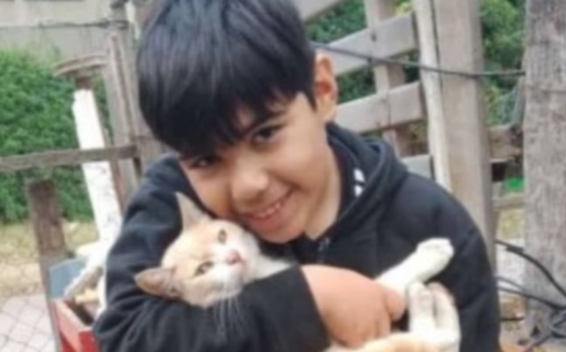 Mataron de un balazo en el corazón a un nene de 10 años que jugaba afuera de la casa