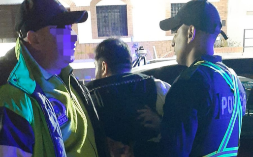 Un conductor borracho se resistió al control de alcoholemia y terminó detenido