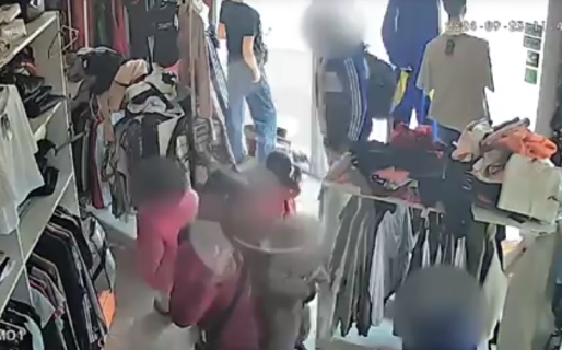 Una pareja salió a robar con dos nenas y una bebé en brazos