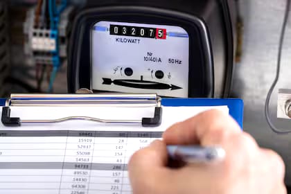 Energía eléctrica: qué necesita el sistema para satisfacer la demanda, más allá del plan oficial de contingencia