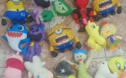 Robo en pleno centro: delincuentes huyeron de un local con peluches robados