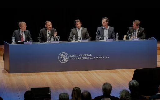 Con el boom de crédito y los dólares del blanqueo, el sector financiero se reconfigura para dar más préstamos