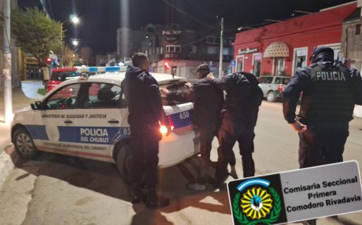 Un hombre en estado de ebriedad quedó detenido por gritar y golpear vidrieras en el Centro