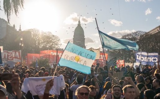 Los gremios docentes universitarios anunciaron un paro para mañana tras la ratificación del veto de Milei