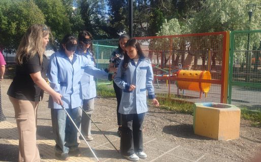 Se conmemoró el día del bastón blanco en Comodoro: «A la ciudad le falta mucho para ser accesible»