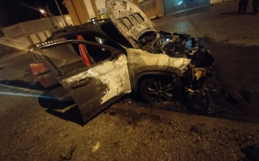 Se incendió un vehículo en calle Antonio Cañal