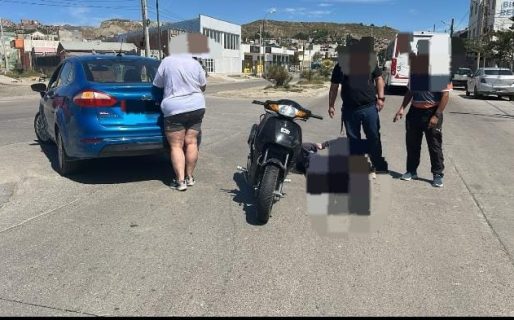 Un motociclista chocó contra un vehículo y fue trasladado hacía el Hospital Regional