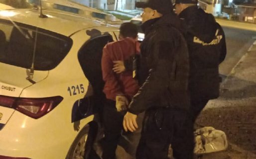 Intentaron robar un termotanque pero terminaron detenidos