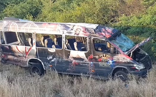 Chocaron en Salta dos combis que llevaban a las bandas de cumbia Red y Green