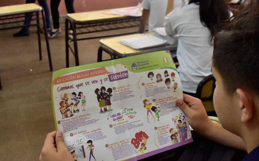 Un programa que previene e identifica abusos en la niñez no tiene fondos en el presupuesto 2025