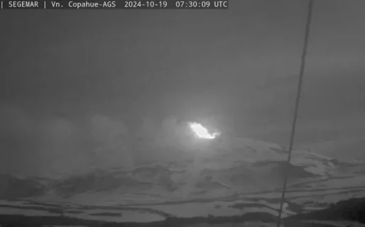 Detectan actividad con emisión de cenizas volcánicas en el volcán Copahue