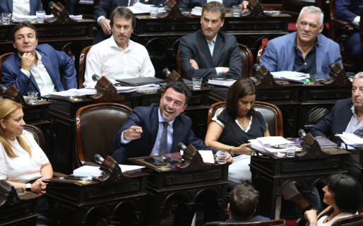 Se partió la UCR en Diputados: 12 legisladores confirmaron su salida del bloque