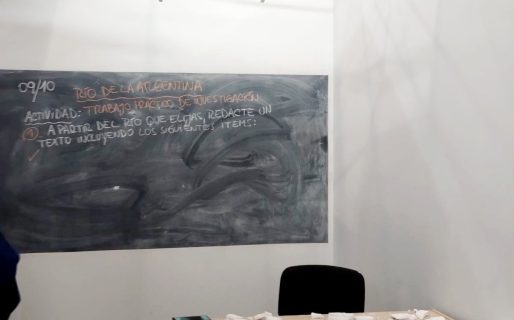 Suspenden las clases en el Biología Marina luego de que a una docente se le cayera parte del techo