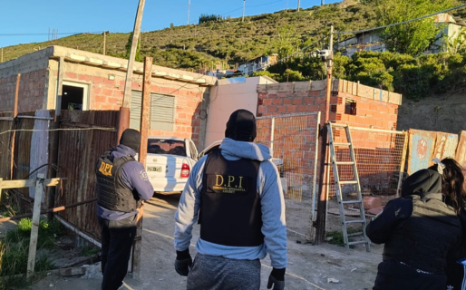 Tirotearon su casa mientras estaba con sus hijos