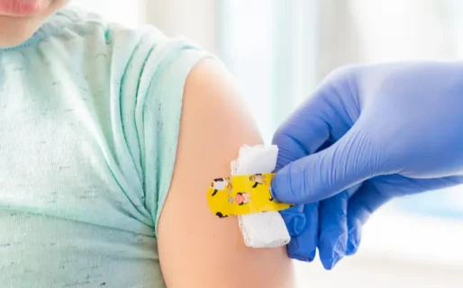 «La mitad de los chicos en edad escolar no están vacunados, es muy grave»