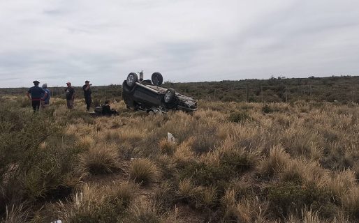 Una mujer resultó herida tras volcar en Ruta 3