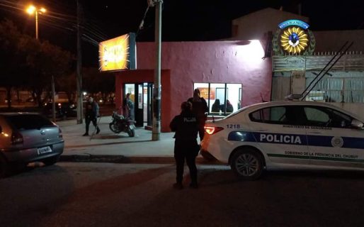 Intentaron robar en un local de comida pero fueron detenidos