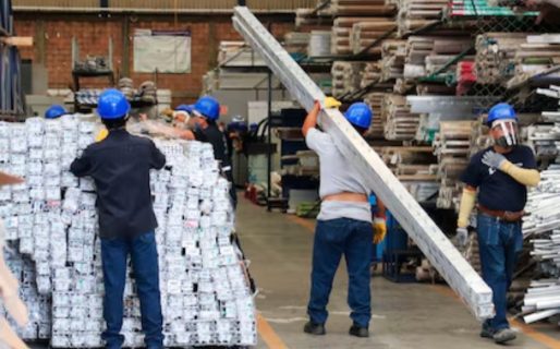 El empleo privado formal volvió a crecer tras once meses consecutivos de caída