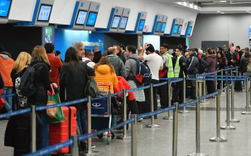 Por la nueva medida de fuerza de los pilotos, se cancelaron 25 vuelos en Aeroparque