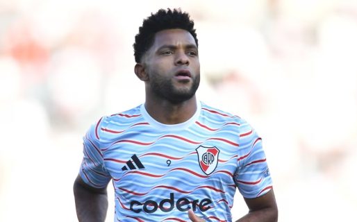 La reacción de Borja después de que Gallardo lo mandara al banco en River vs Barracas Central